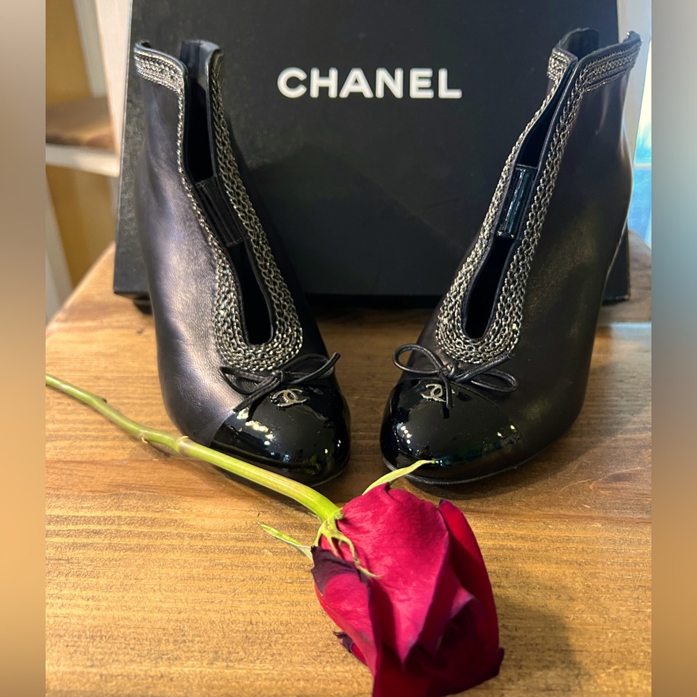 🔥🔥Chanel booties🔥🔥